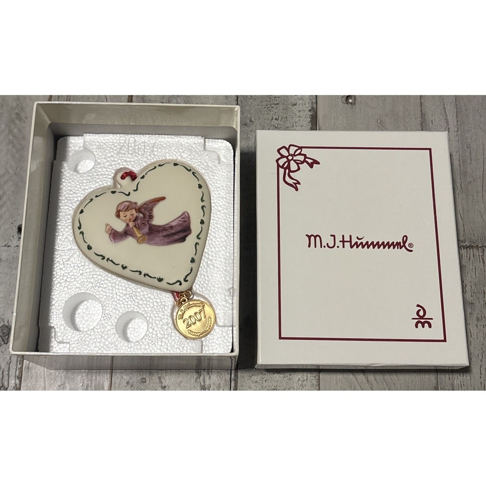 MJ Hummel The 2007 Annual Flying‎ Angel Christmas Ornament Danbury Mint In Box